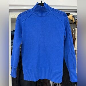 Tahari Blue Mock Neck Knit Sweater – Size XS